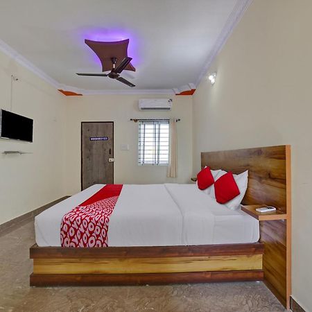 Oyo Hotel Pvg Comfort Chik Bānavar エクステリア 写真